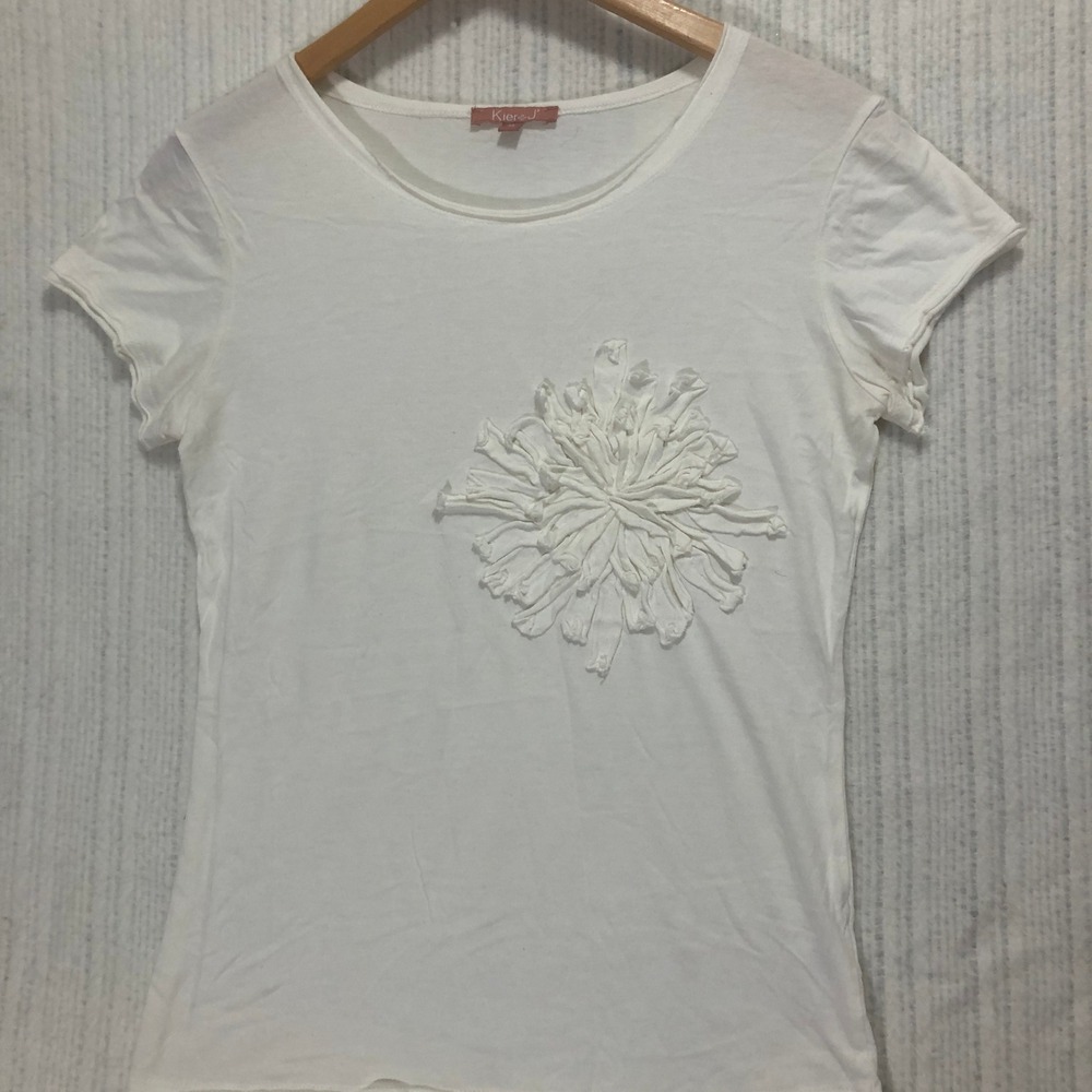 Kier + J White Floral Applique T-Shirt Short Sleeve Top Casual‎ Size M